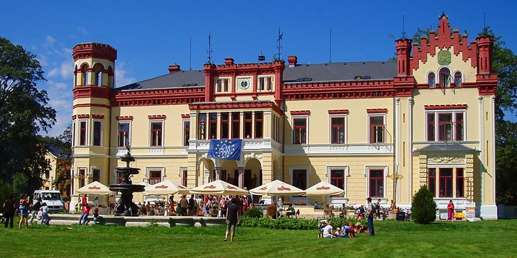 Pobyt s čarom minulosti: zámok či Mlyn Mostov s polpenziou, wellness i masážou