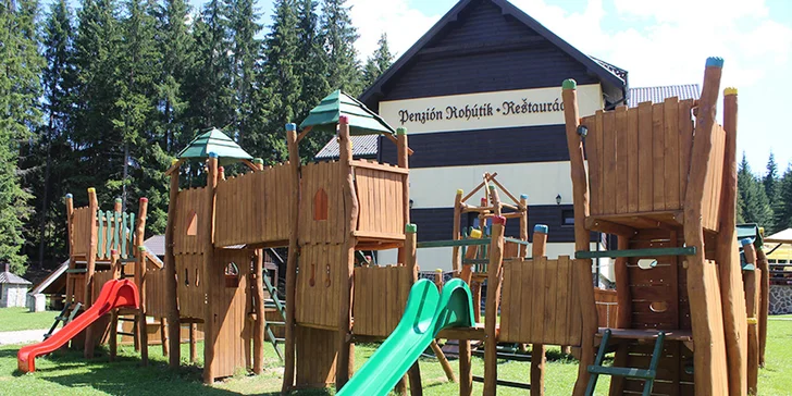 Letný rodinný pobyt s wellness v krásnom horskom Penzióne Kohútik v unikátnej Oravskej Lesnej