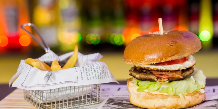 British burger s hranolčekmi
