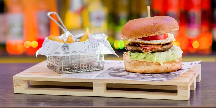 British burger s hranolčekmi