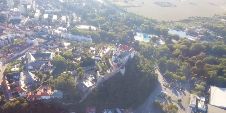Let športovým lietadlom a pilotovanie na skúšku