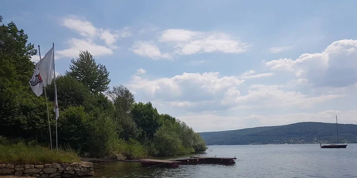 Pobyt pre dvoch až na 7 dní na Domaši so súkromnou plážou