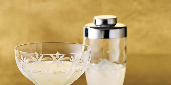 Miešané drinky, ľadová drť v historickej Rotunde Spiegelsaal
