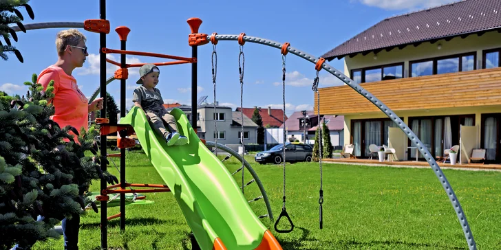 Pobyt v Jasnej s rodinou v moderných apartmánoch s vonkajšou vírivkou, terasou a detským ihriskom