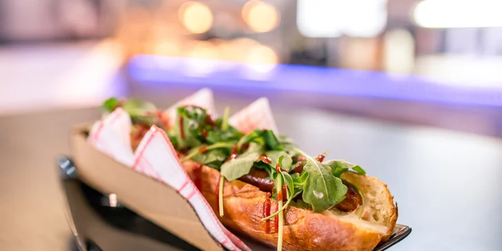 Street food menu: Maďarský Hot-Dog s domácou klobásou + nápoj