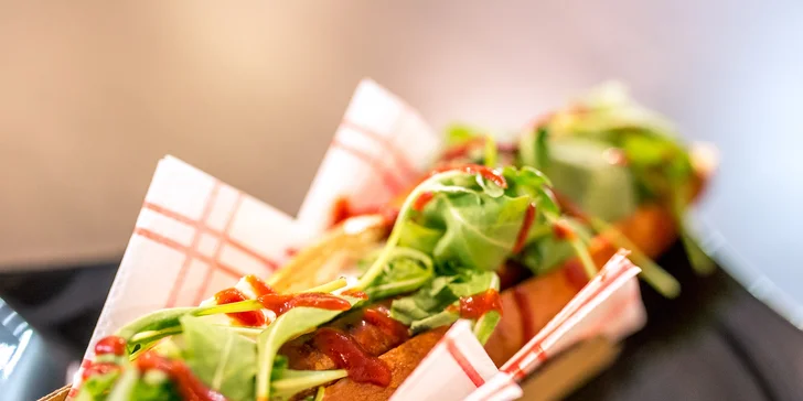 Street food menu: Maďarský Hot-Dog s domácou klobásou + nápoj
