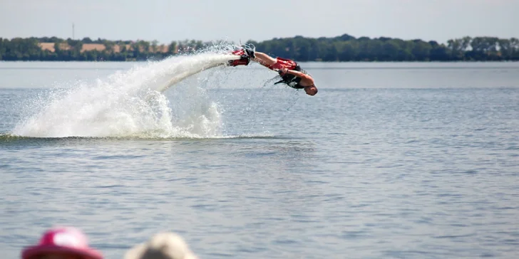 Lietanie nad vodou - úvodný kurz FLYBOARDINGU