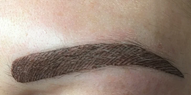Permanentný make-up pier alebo obočia