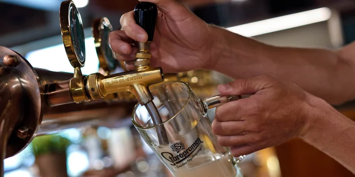 2 alebo 4 veľké pivá Staroprameň a nakladaný hermelín