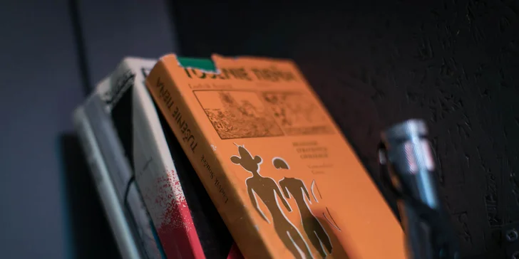 ESCAPE ROOM: Tajomstvá pivnice Wehrmachtu alebo útek z väzenia GRAY