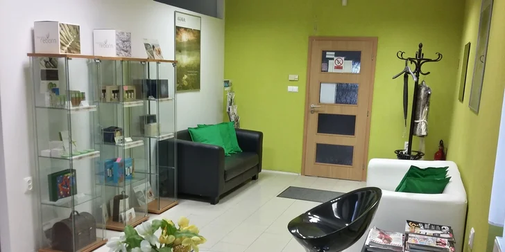 Hĺbkové čistenie pleti skin scrubber s kozm. AHAVA alebo masáž tváre a dekoltu