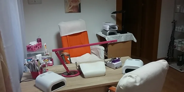 Manikúra alebo gélové nechty v centre mesta