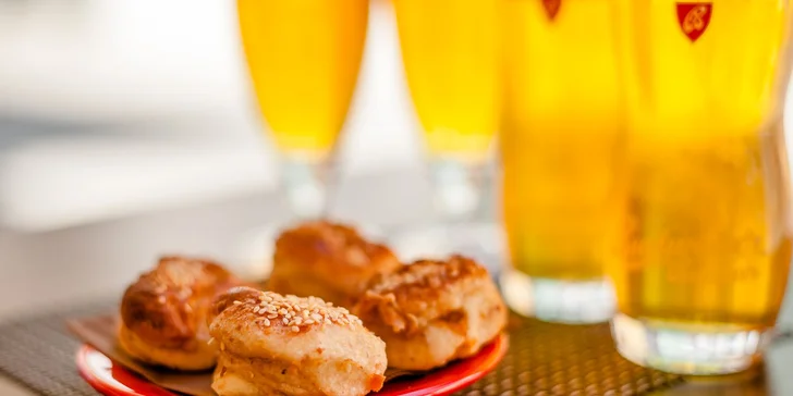 Čapované pivo s oškvarkovými pagáčmi