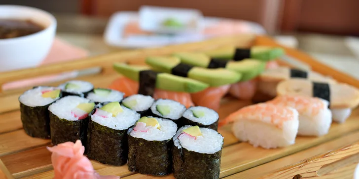 Sushi a hot menu pre 2 osoby v Avione