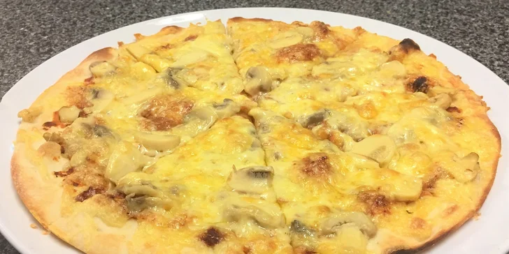 Pizza podľa vlastného výberu, na výber 18 druhov