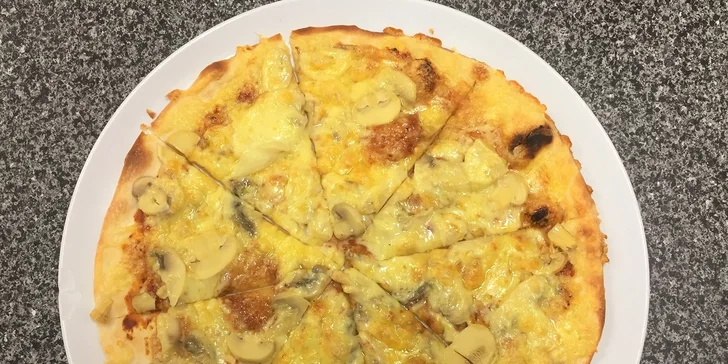 Pizza podľa vlastného výberu, na výber 18 druhov