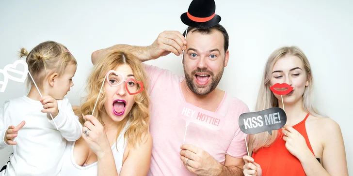 Kreatívne a zábavné fotky z každej party! FUTURE Fotokútik