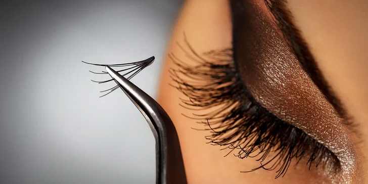 Aplikácia trsov či 3D NANO LASHES mihalníc na 4-6 týždňov