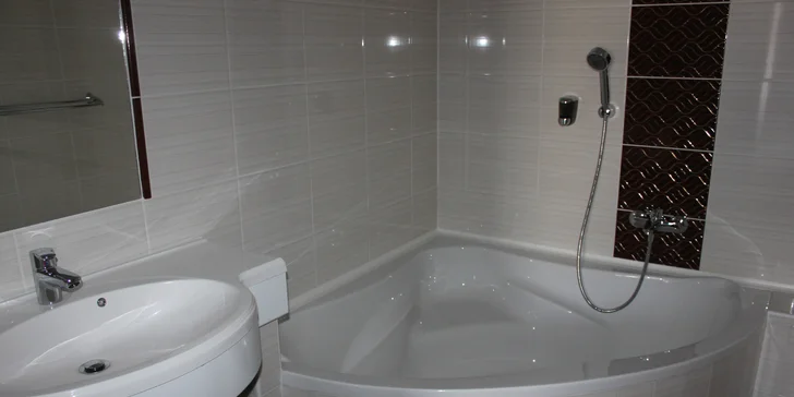 Hotel Termálkristály Aqualand**** s neobmedzeným vstupom do zážitkových kúpeľov