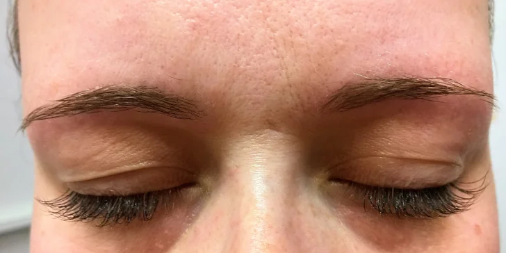 Aplikácia trsov či 3D NANO LASHES mihalníc na 4-6 týždňov