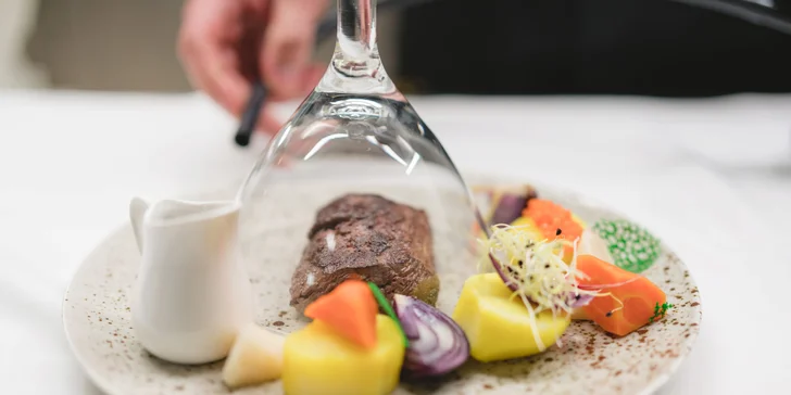 Najlepší historický hotel Európy za rok 2016 s unikátnou večerou a wellness