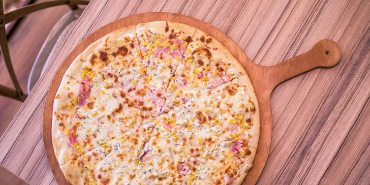 XXL pizza v Bamba Lina