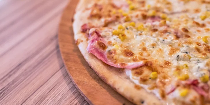 XXL pizza v Bamba Lina