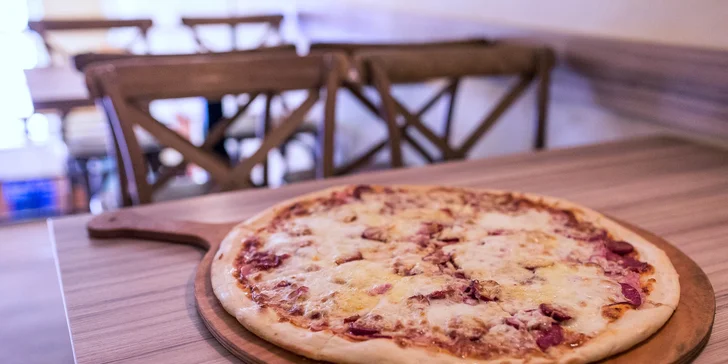 XXL pizza v Bamba Lina