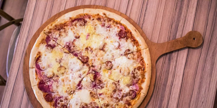 XXL pizza v Bamba Lina