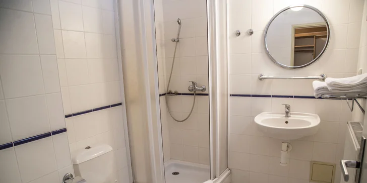 Tri dni pri zjazdovke s bohatou polpenziou, športom, wellness a vínom na izbe
