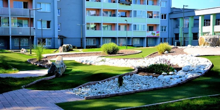 Najväčší outdoorový minigolf pre 2 až 4 osoby s limonádou alebo chutným jedlom