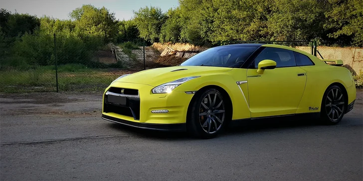 Zážitková jazda športovým automobilom Nissan či Tesla