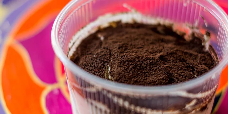 Lahodná bageta alebo káva s tiramisu