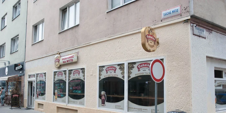 Veľké pivá s nakladaným hermelínom alebo utopenec