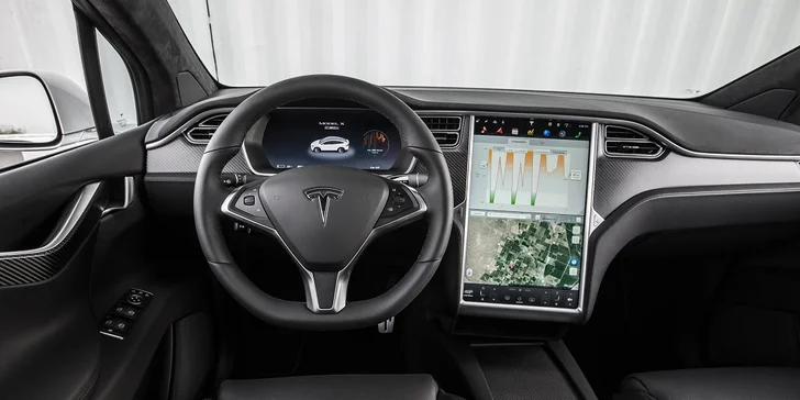 Jazda na automobile Tesla S P90D alebo Tesla X P90D v deň vašej svadby!