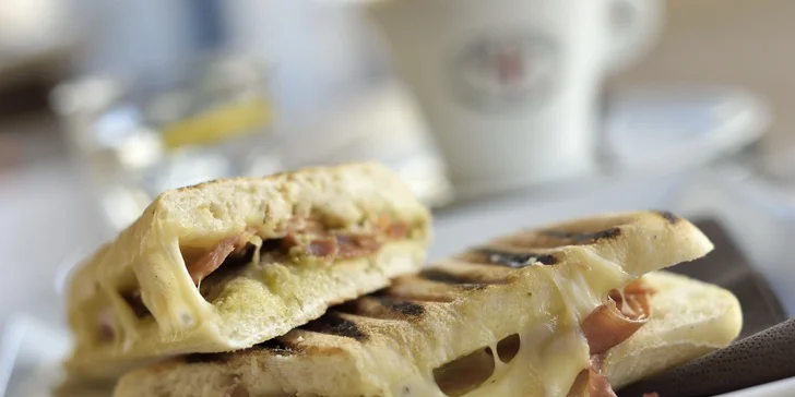 Raňajkové menu vo FaxCafé podľa vášho výberu