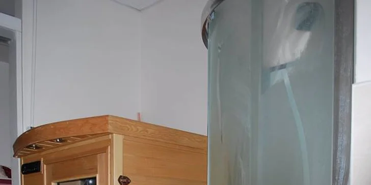 Klasická masáž chrbta, masáž lávovými kameňmi alebo Breussova masáž