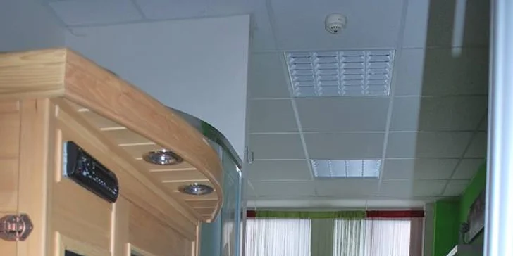 Klasická masáž chrbta, masáž lávovými kameňmi alebo Breussova masáž