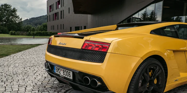 Jazda v novom Ferrari 458 Italia alebo v Lamborghini Gallardo LP560-4 vr. paliva