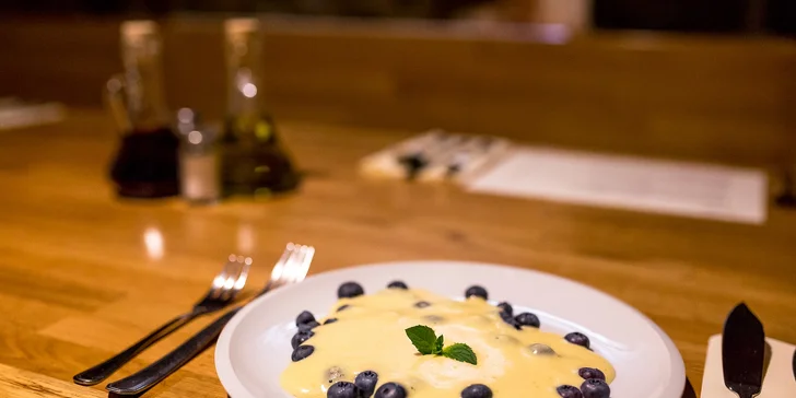 Medailóny z panenky s pestom a sušenými paradajkami a zemiakové gnocchi