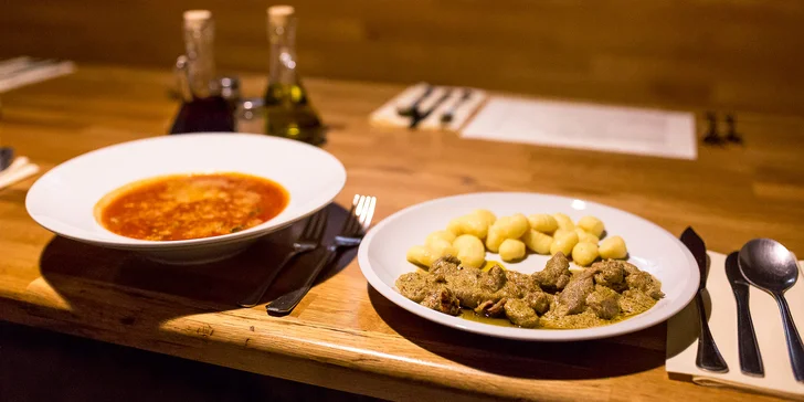 Medailóny z panenky s pestom a sušenými paradajkami a zemiakové gnocchi