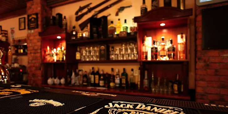 Kačacie hody pre 4 osoby v DANIEL'S PUB & RESTAURANT