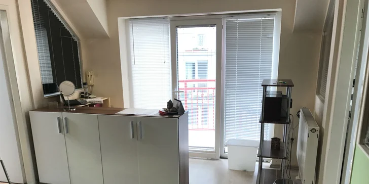 Odstránenie pigmentových škvŕn alebo akné E-light metódou