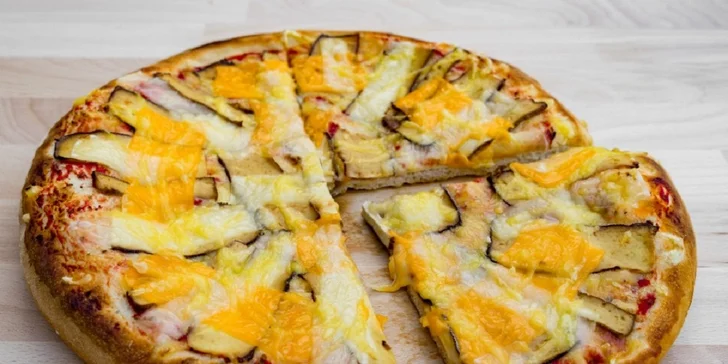 Zdravý obed alebo pizza s dovozom