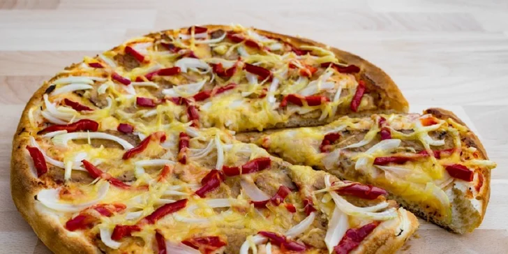 Zdravý obed alebo pizza s dovozom