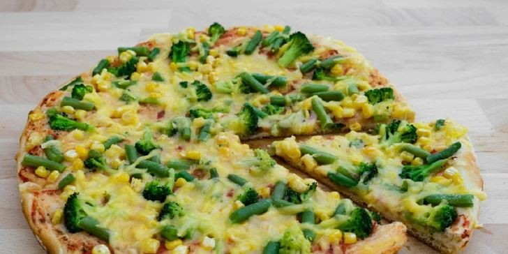 Zdravý obed alebo pizza s dovozom