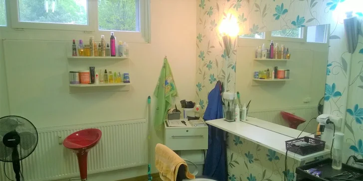 Strih s regeneračnou kúrou alebo farbením