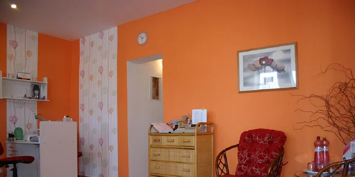Úžasné príjemná biopedikúra chodidiel rybičkami Garra Rufa