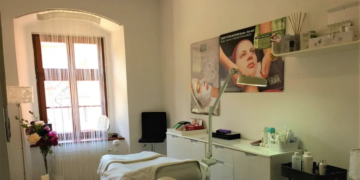 Permanentný make-up čepieľkovou metódou