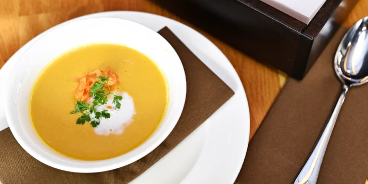 Trojchodové degustačné menu v reštaurácii Miminoo a vstup na Žižkovskú vežu